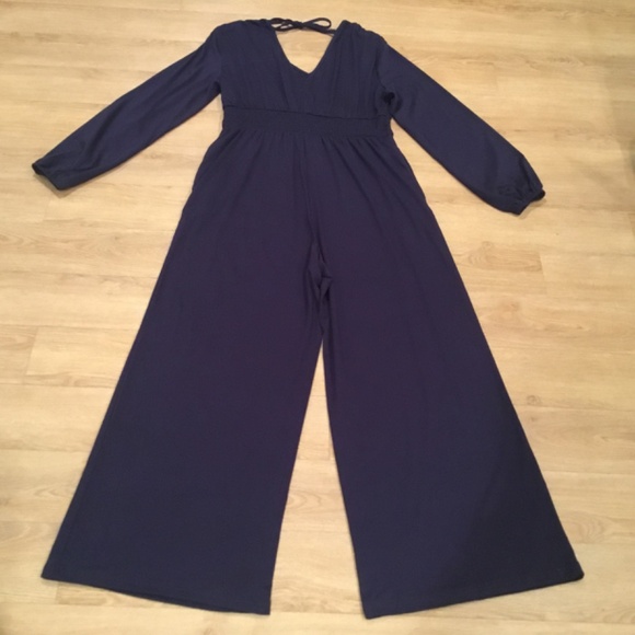 Women’s V Neck Long Sleeve Wide Leg Jumpsuit Romper With Pockets - Picture 7 of 7